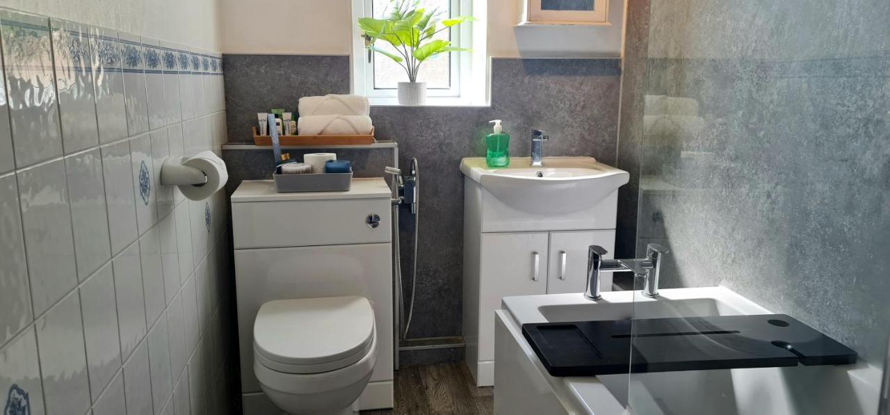 Immaculate 3-Bedrooms Dundee Apartment Εξωτερικό φωτογραφία